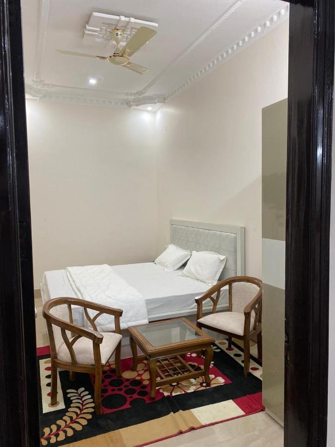 Отель S.R Plaza Khurja Экстерьер фото